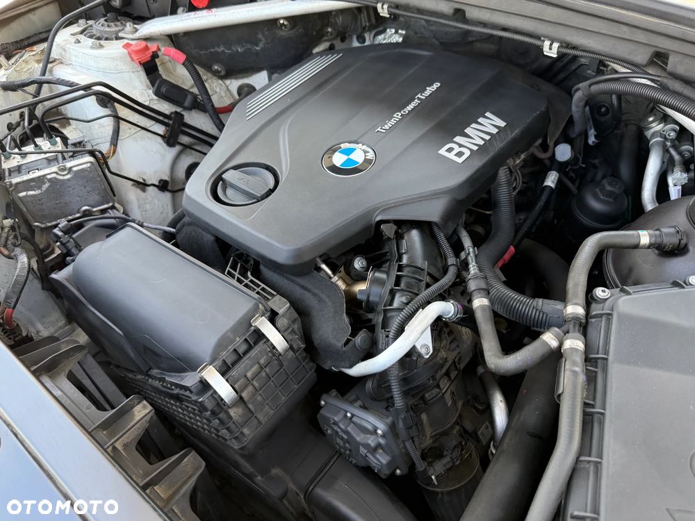 BMW X3 sDrive18d xLine - 32