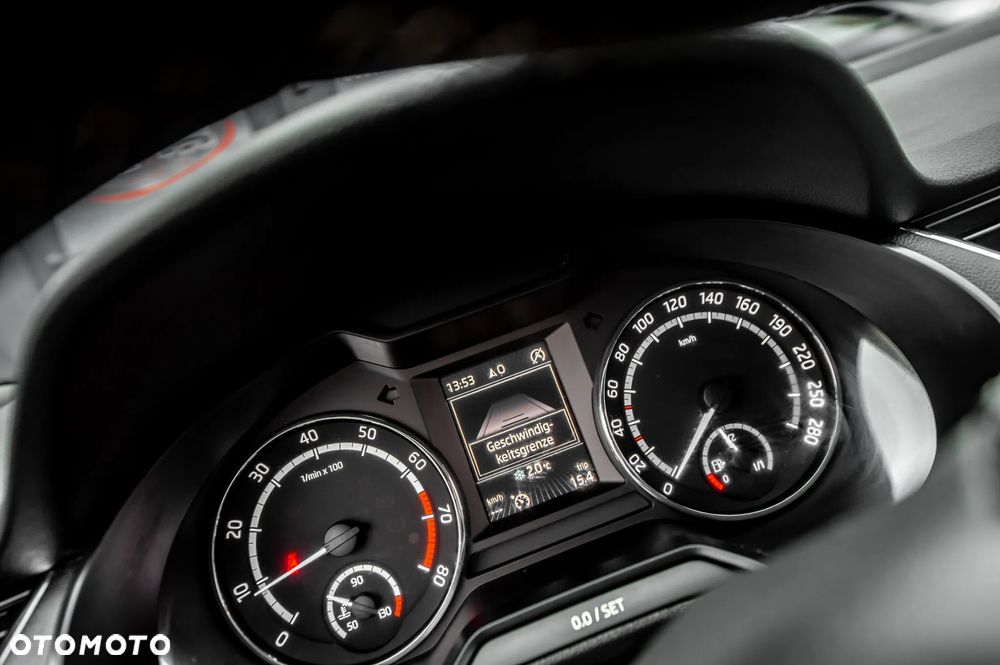 Skoda Octavia 2.0 TSI (Green tec) RS - 30