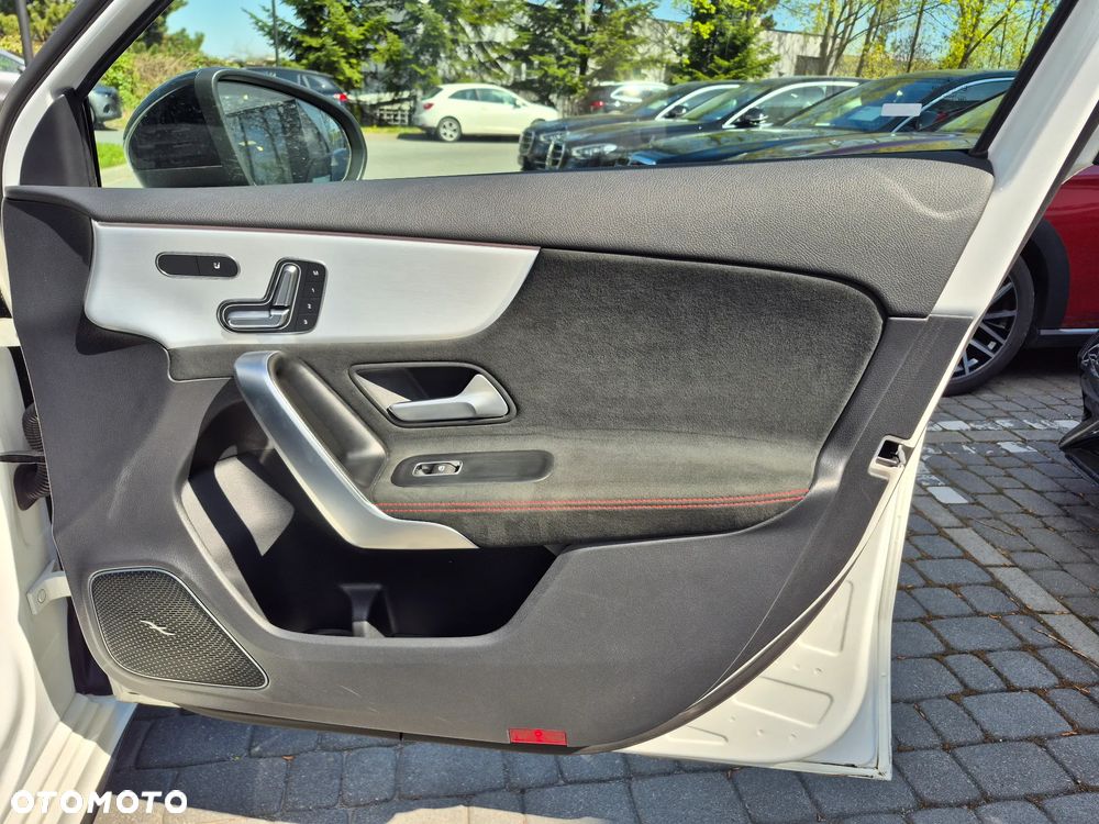 Mercedes-Benz Klasa A 35 AMG 4-Matic 8G-DCT - 37