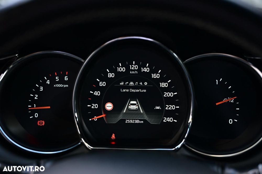 Kia Ceed 1.6 CRDi 136 ISG GT Line - 24