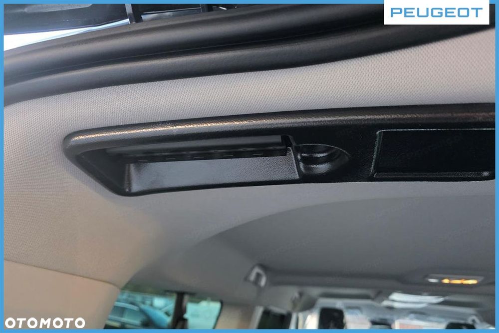 Peugeot Traveller - 12