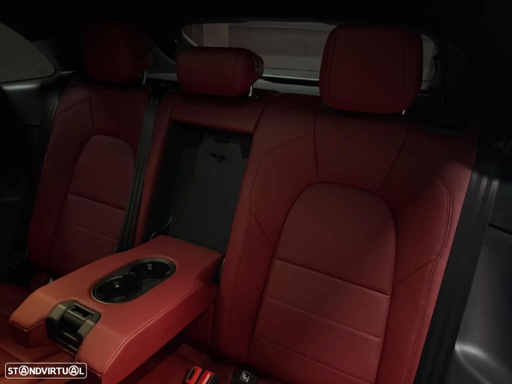 Porsche Macan Electric 4S - 16