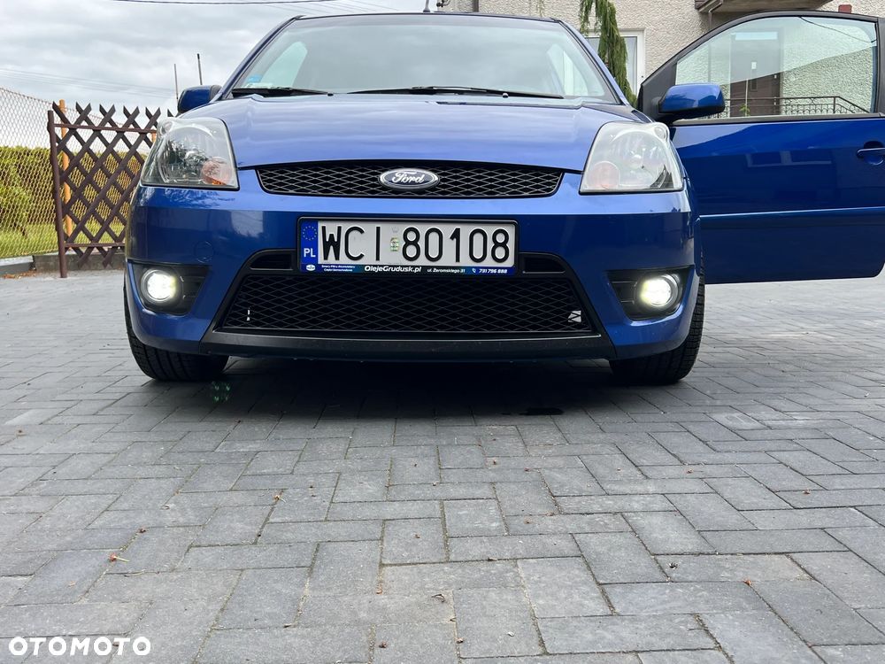 Ford Fiesta - 32