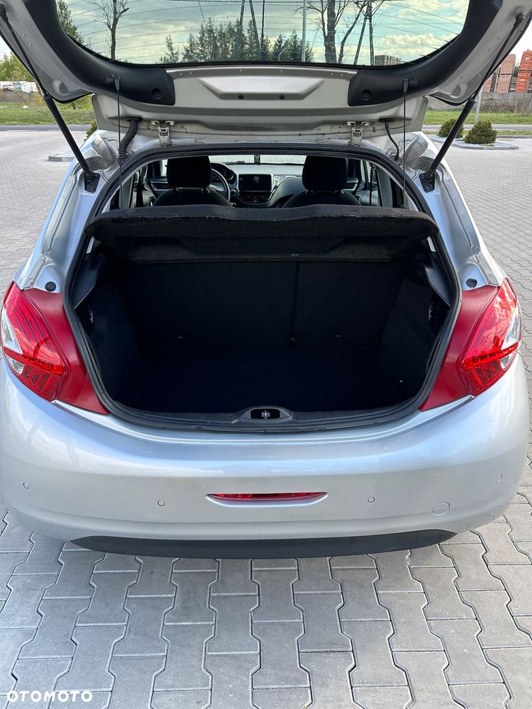 Peugeot 208 82 PureTech Style - 12