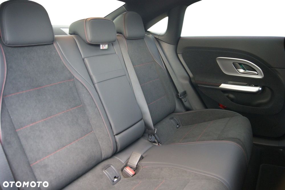 Mercedes-Benz CLA - 8