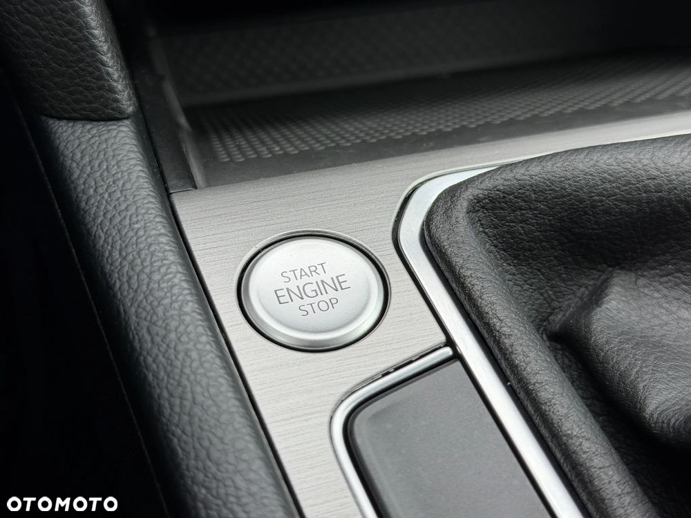 Volkswagen Passat 2.0 TDI EVO Elegance - 18