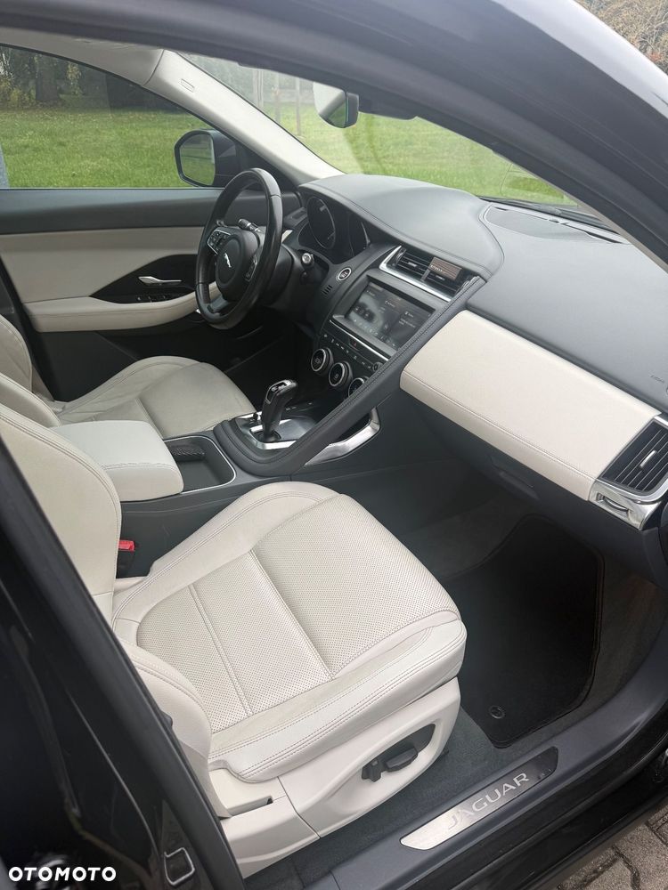 Jaguar E-Pace 2.0 P250 mHEV AWD S - 16