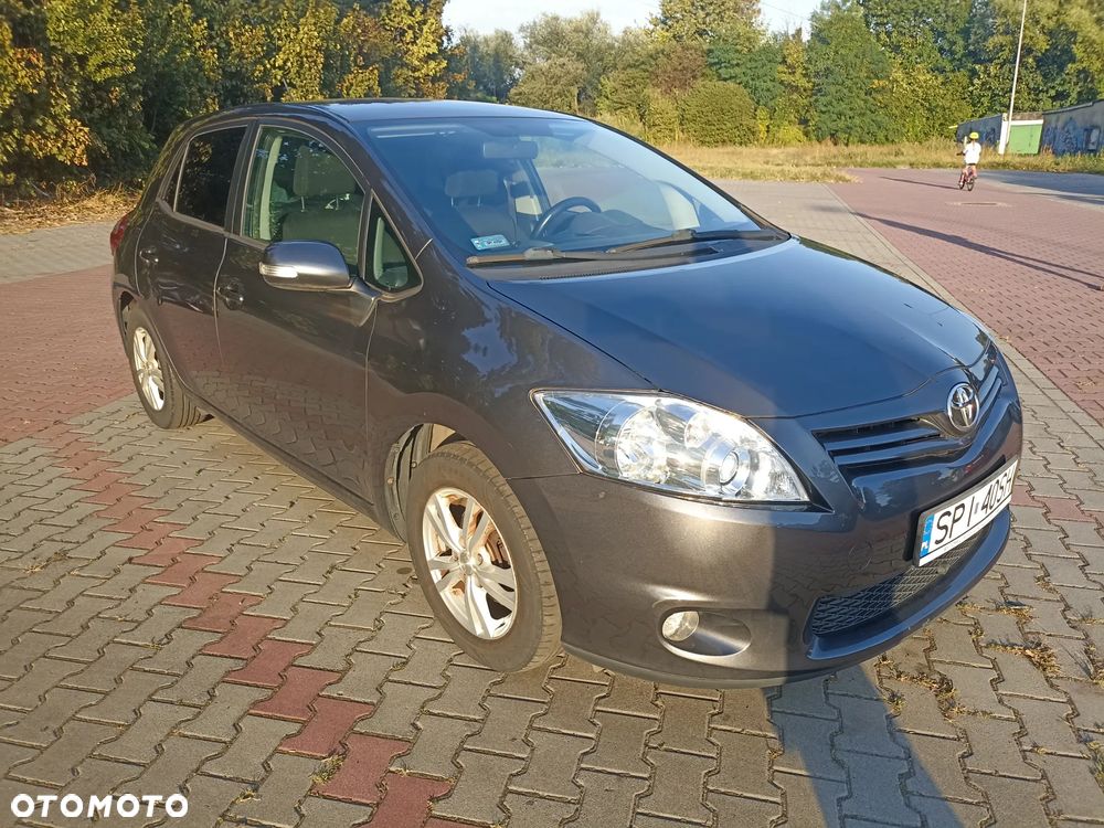 Toyota Auris 2013 photo 3