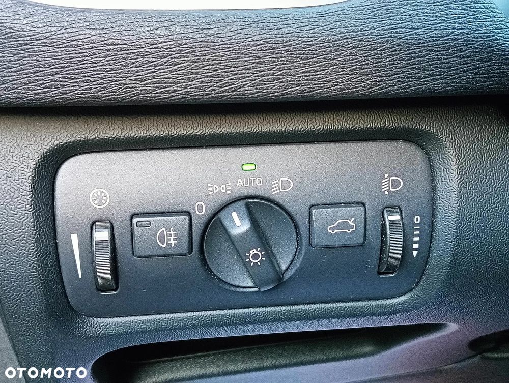 Volvo V40 - 18