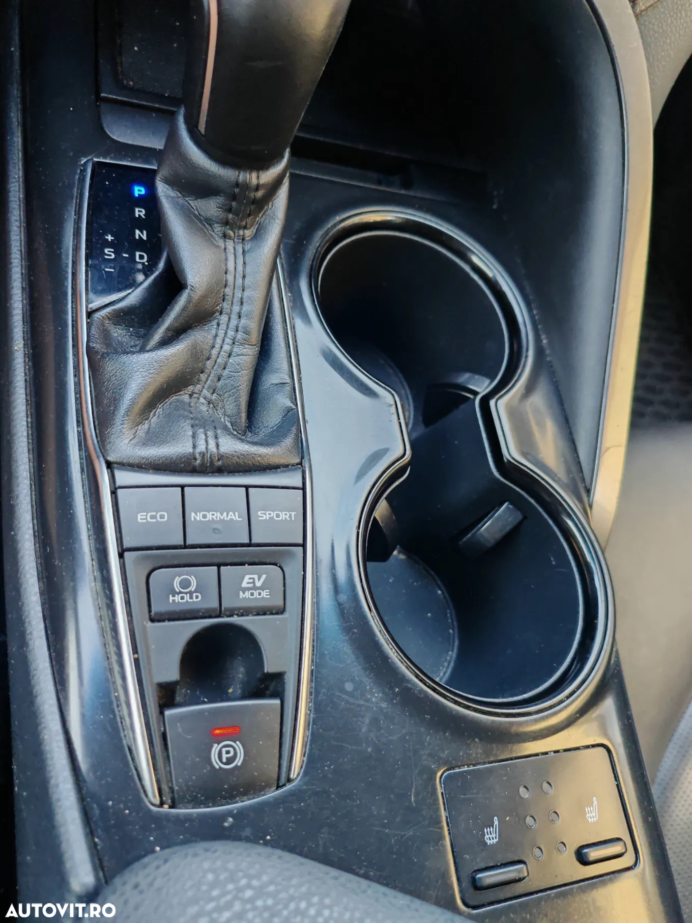 Toyota Camry 2.5 Hybrid Business - 10
