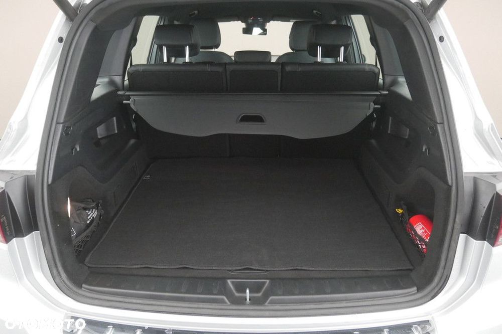 Mercedes-Benz GLB - 16