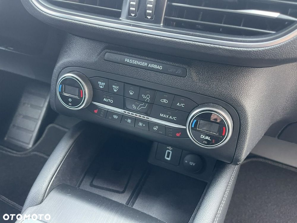 Ford Focus - 30