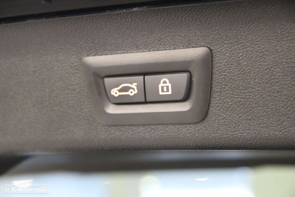 BMW 520 d Pack Desportivo M Auto - 23