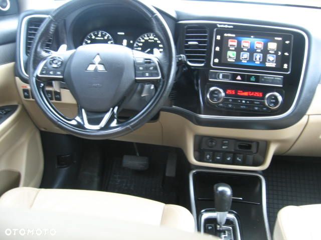 Mitsubishi Outlander 2.0 Intense + SDA 4WD CVT - 27