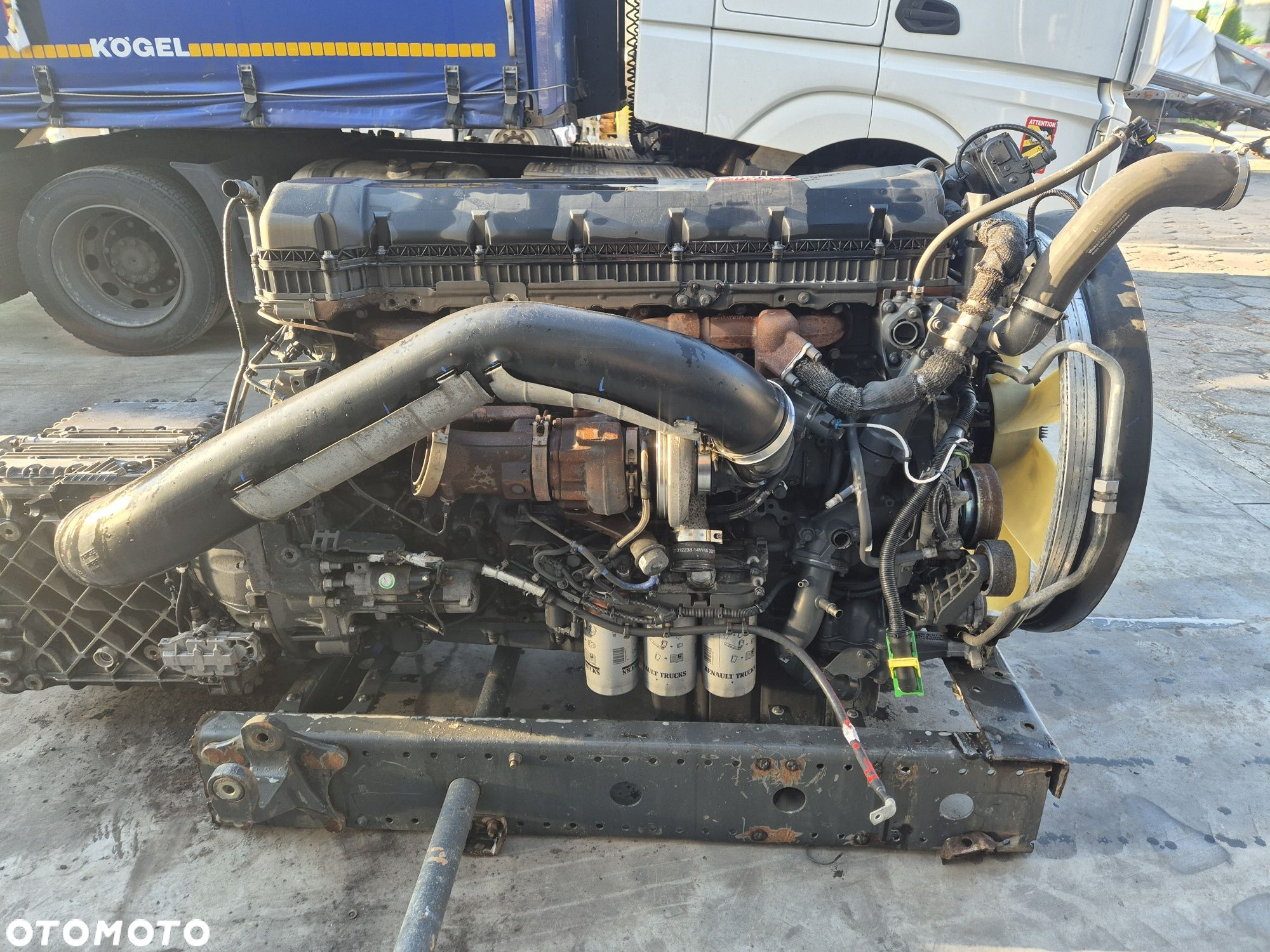 Słupek silnika zamknięty Renault gama T480 520  fh4 Volvo euro 6 460 - 3