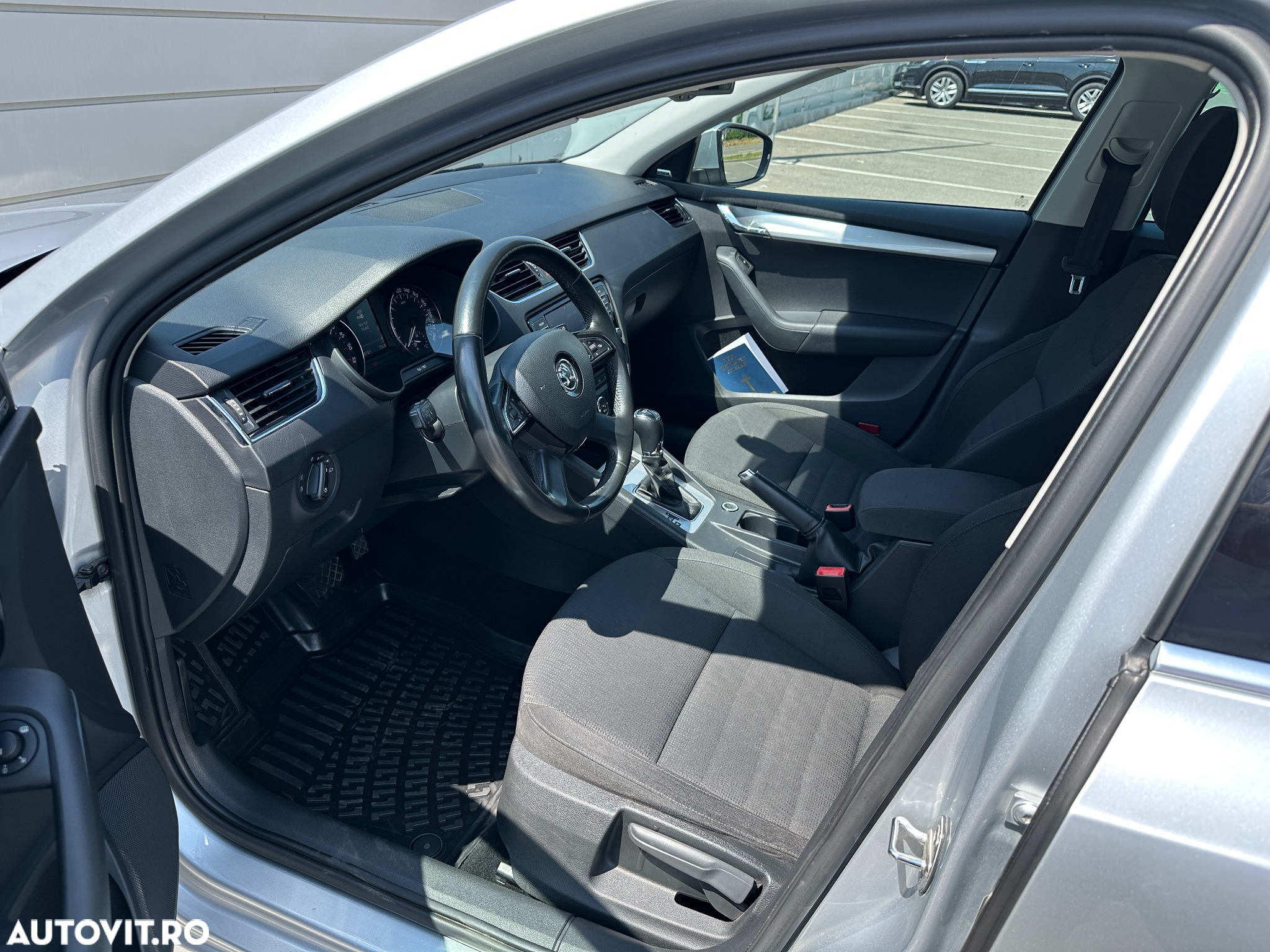 Skoda Octavia Combi 1.6 TDI Elegance DSG - 5