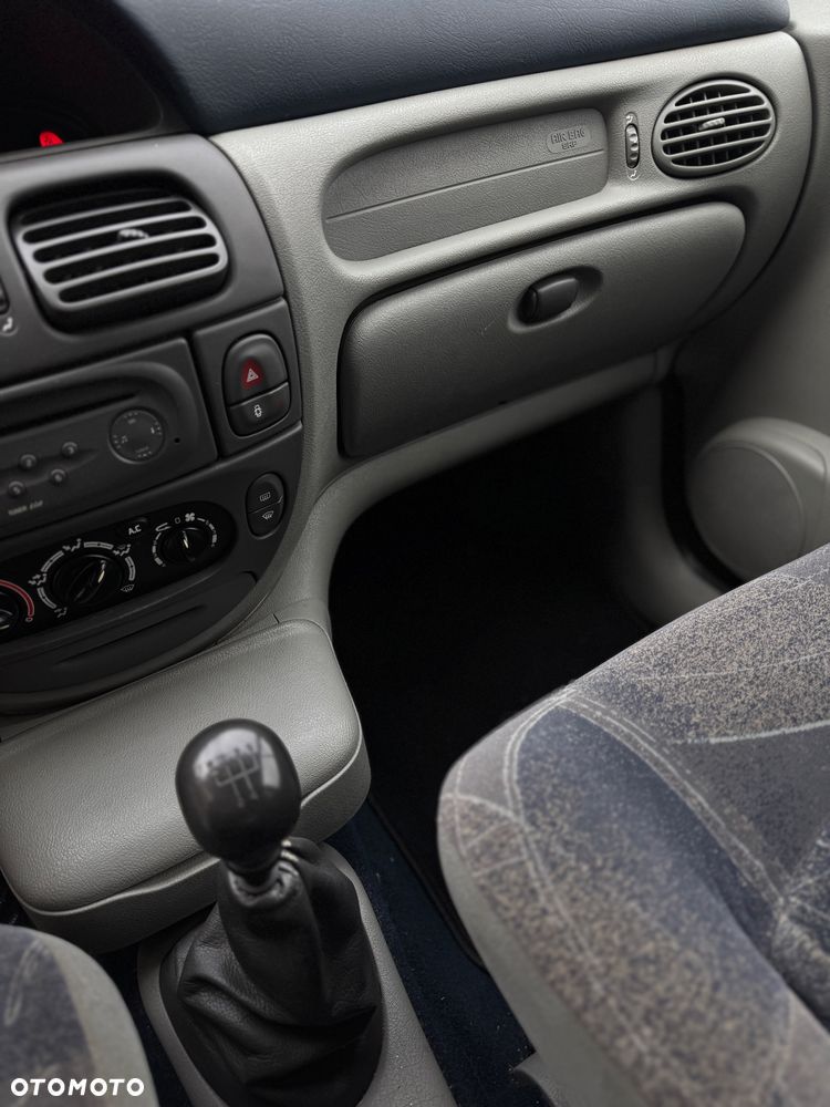 Renault Scenic Megane 1.6 RT 16V - 23