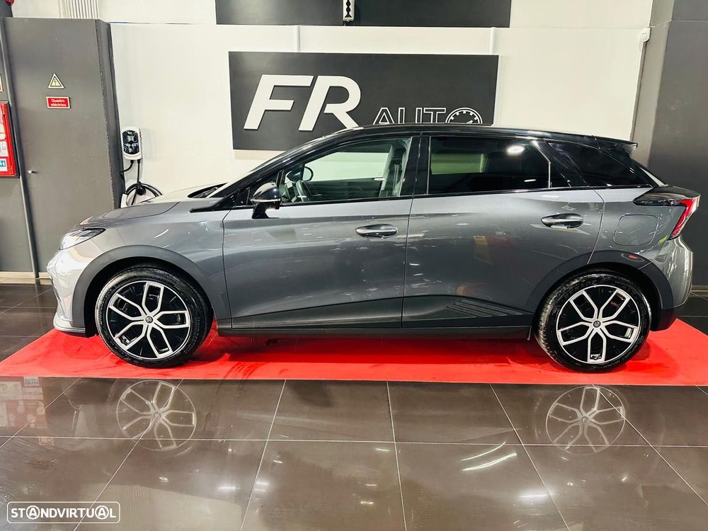 MG MG4 64 kWh Luxury - 11