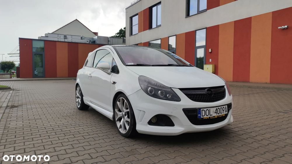 Opel Corsa 1.6 Turbo OPC - 2