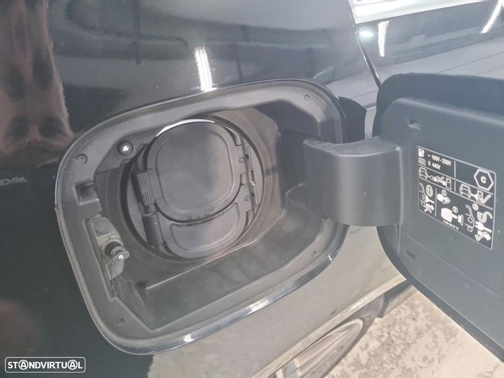 Mercedes-Benz A 250 e AMG Line - 10