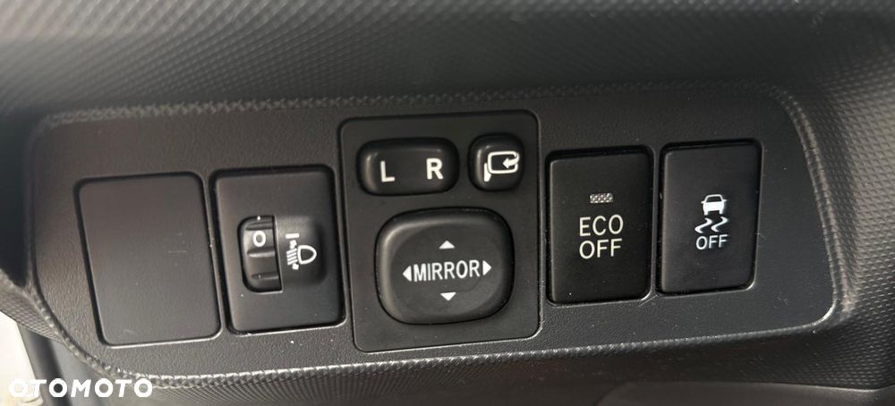 Toyota Auris 1.33 VVT-i Terra Start - 18
