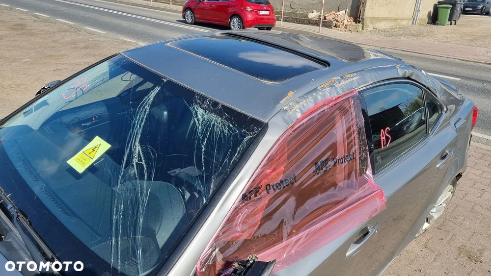 Lexus IS 300h Elegance - 20