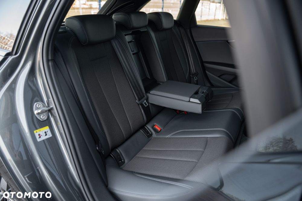 Audi A4 Avant 35 TFSI S tronic S line - 36