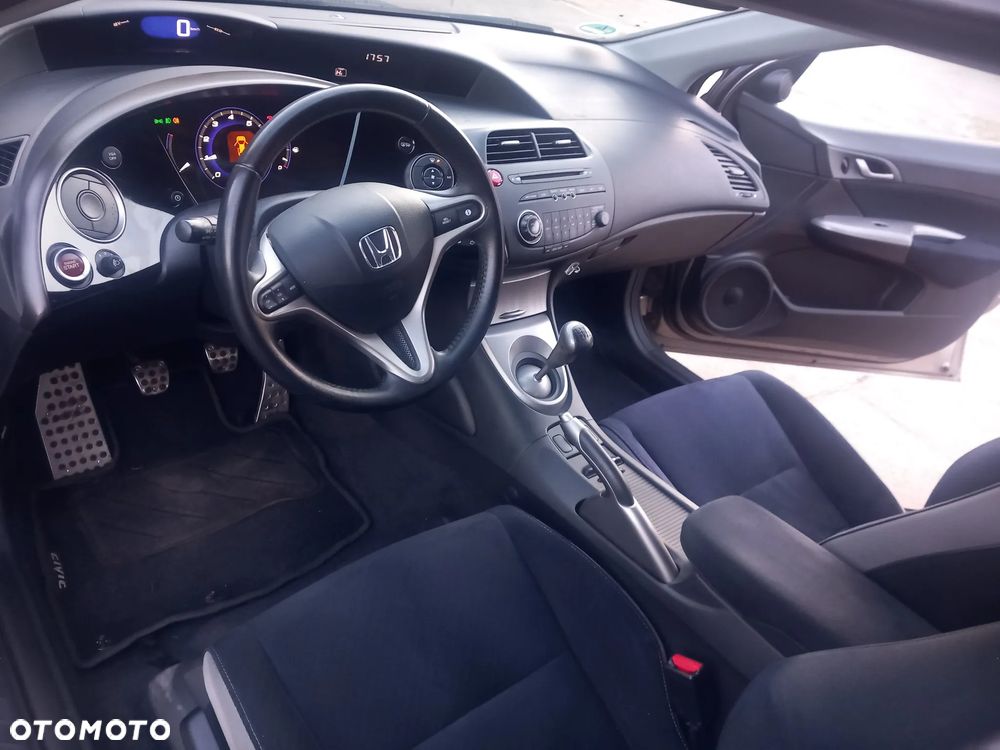 Honda Civic 1.4 i-VTEC Comfort - 26