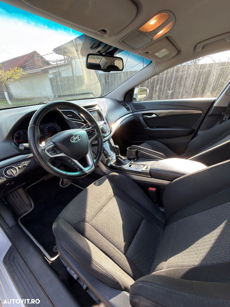 Hyundai i40 1.7 CRDI DPF CW TPMS Aut. Supreme - 8