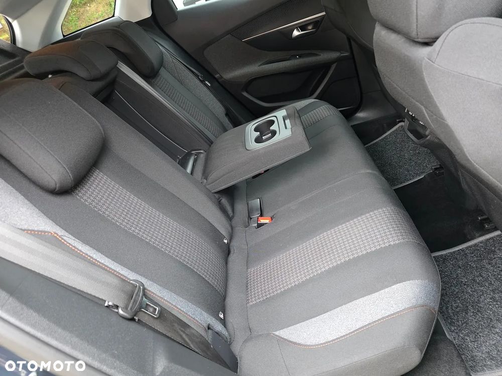 Peugeot 3008 1.2 PureTech GPF Allure S&S EAT8 - 19