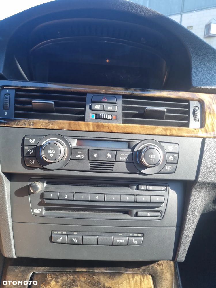 BMW Seria 3 320i - 27