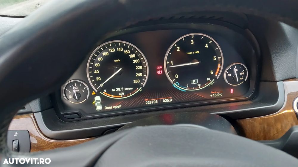 BMW Seria 5 520d Touring Aut. Luxury Line - 15