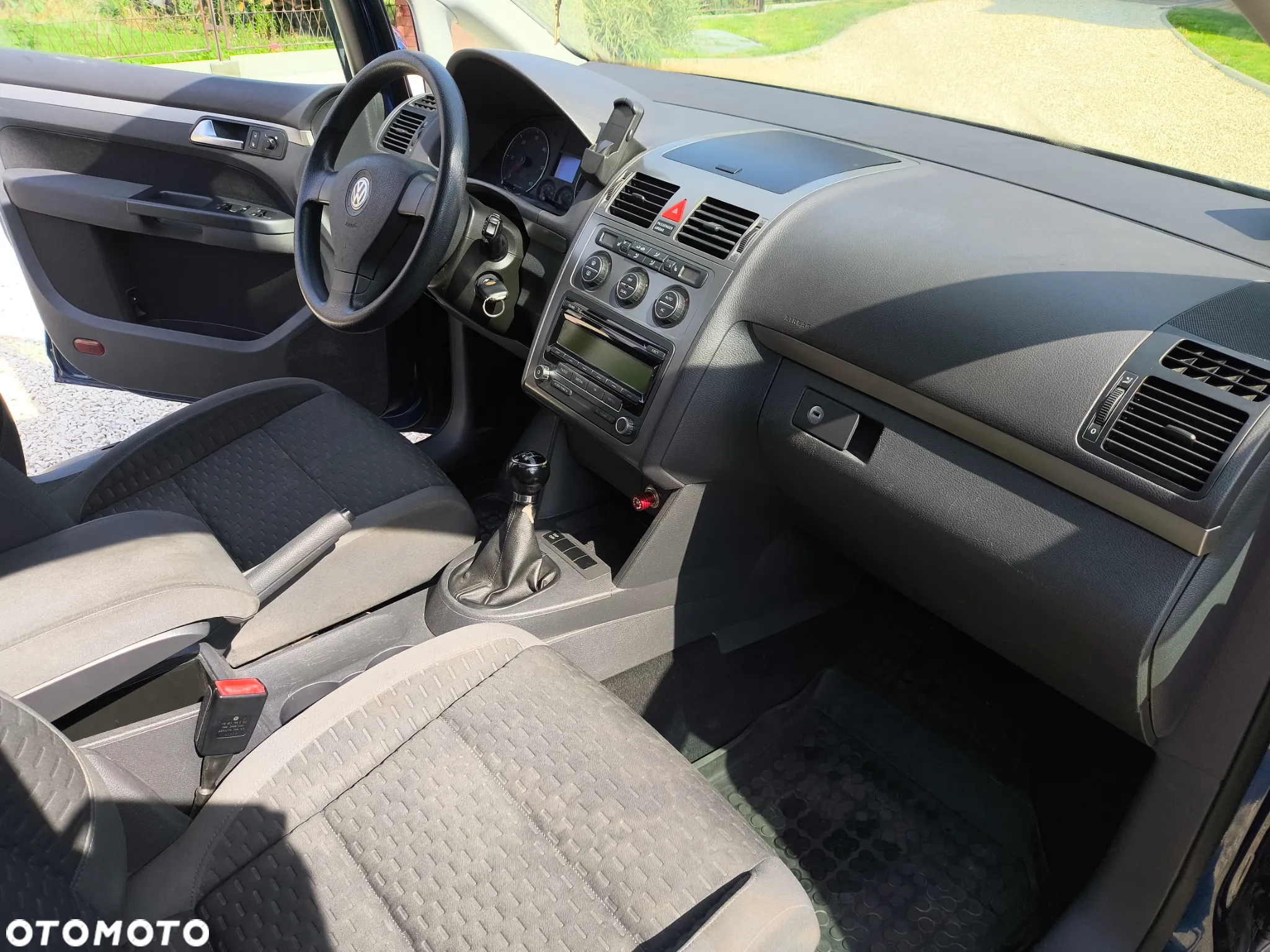 Volkswagen Touran - 24