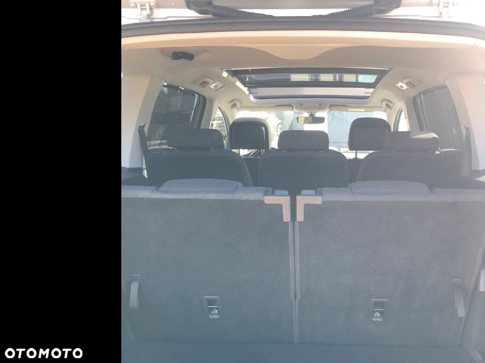 Volkswagen Touran 2.0 TDI SCR Highline - 10