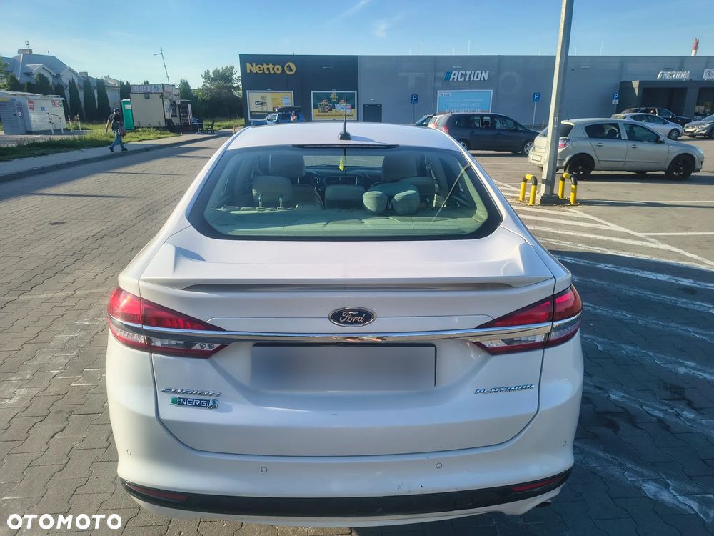 Ford Fusion - 4