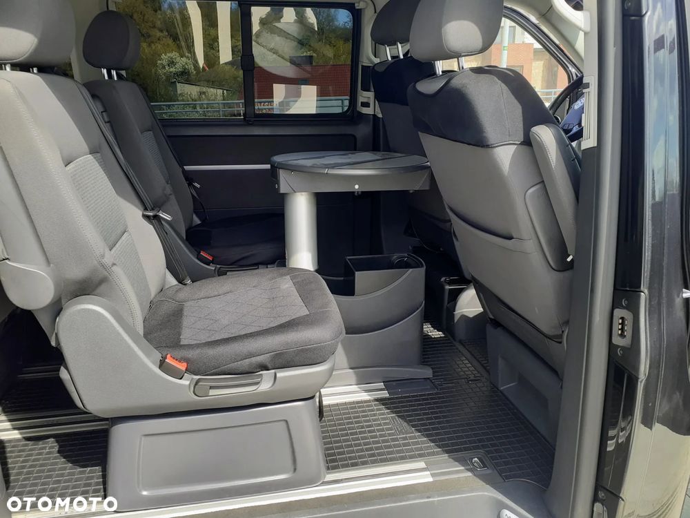 Volkswagen Multivan - 13