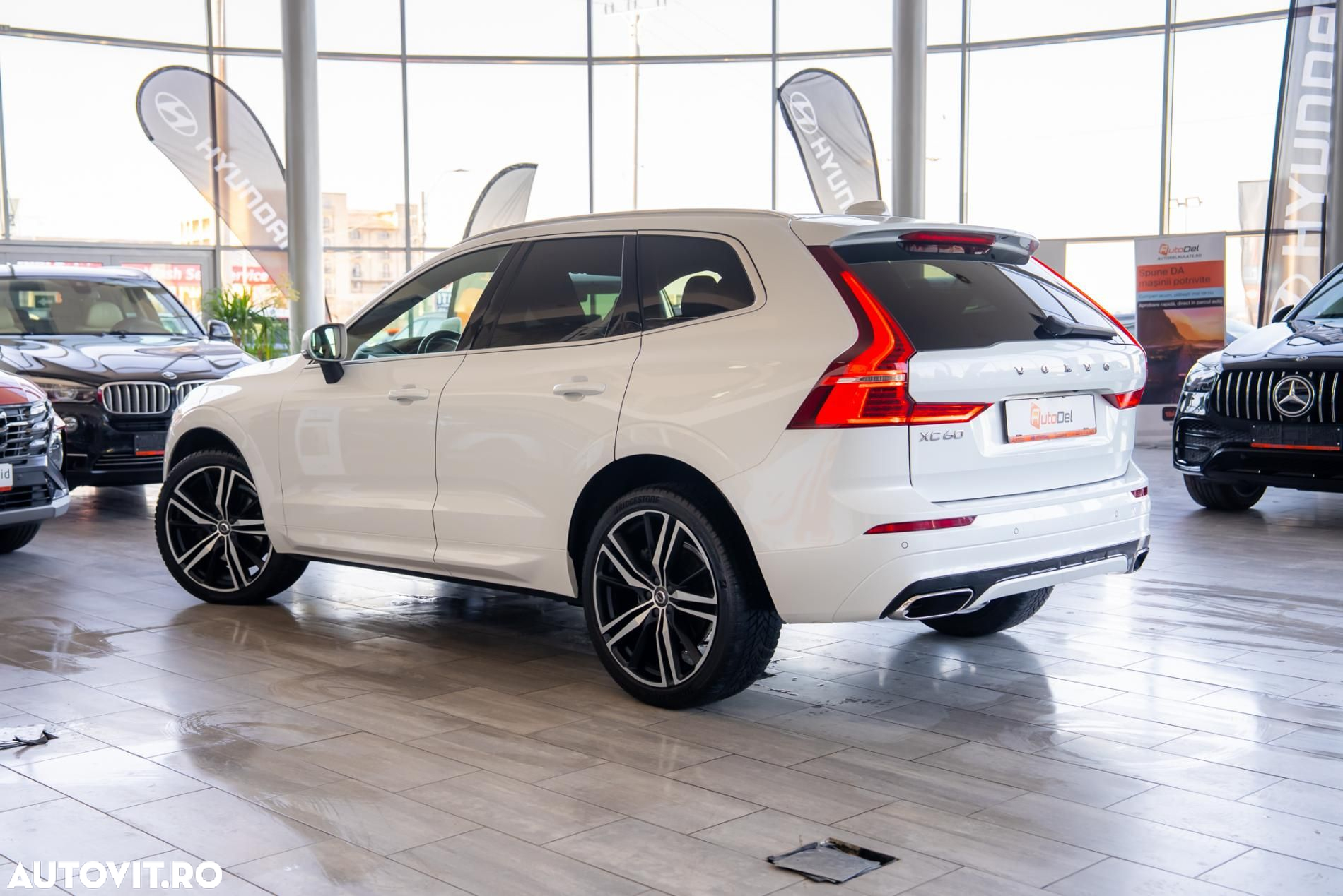 Volvo XC 60 D5 AWD R-Design - 3