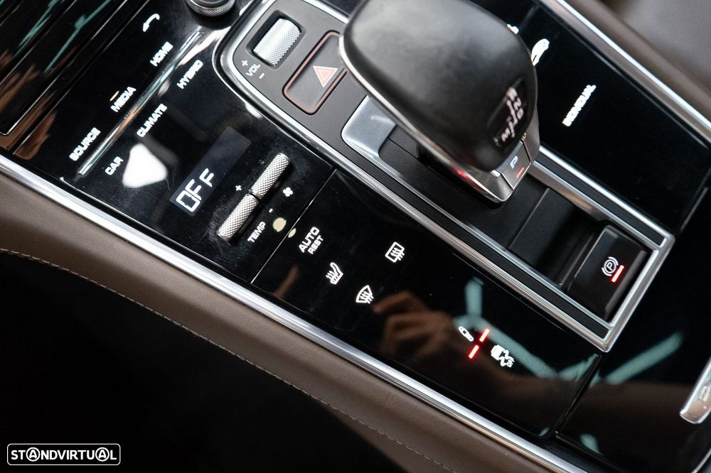 Porsche Panamera Sport Turismo 4 E-Hybrid - 33