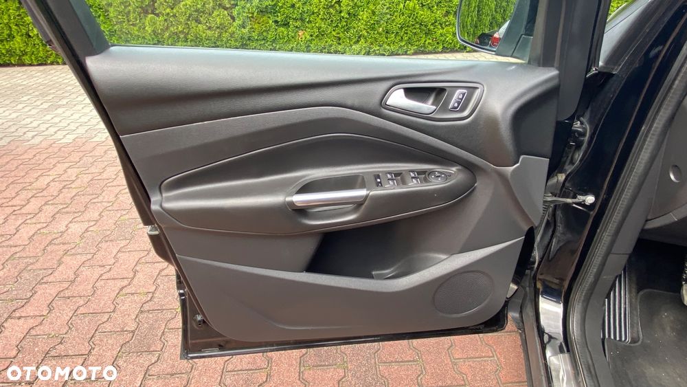 Ford Kuga 2.0 TDCi 2x4 Titanium - 22
