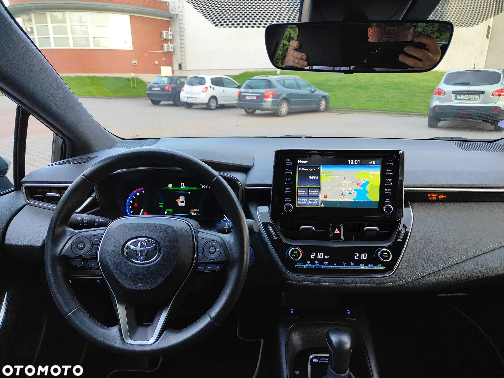 Toyota Corolla 1.8 Hybrid Executive - 25