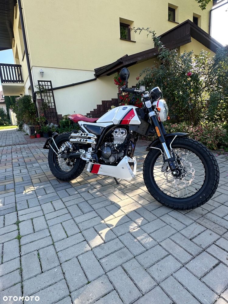 Mondial HPS 125 - 18
