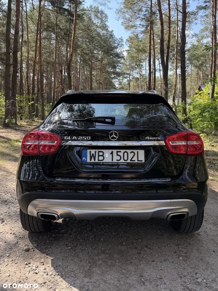 Mercedes-Benz GLA 250 4-Matic - 4