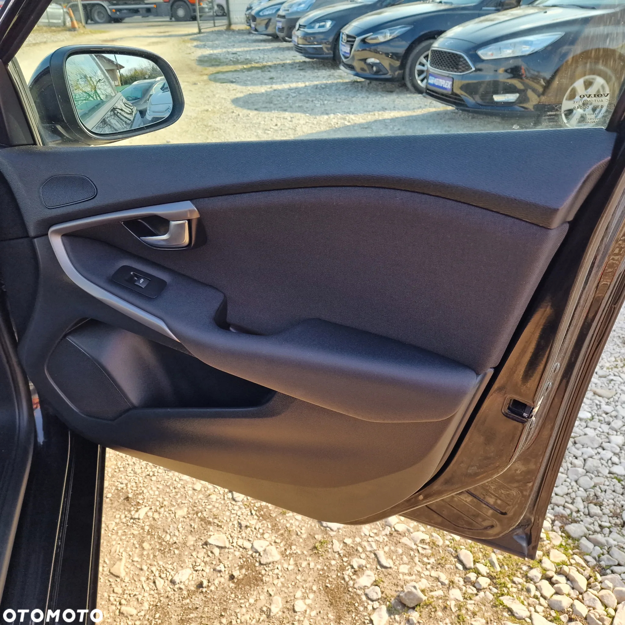 Volvo V40 T3 Drive-E Momentum - 19