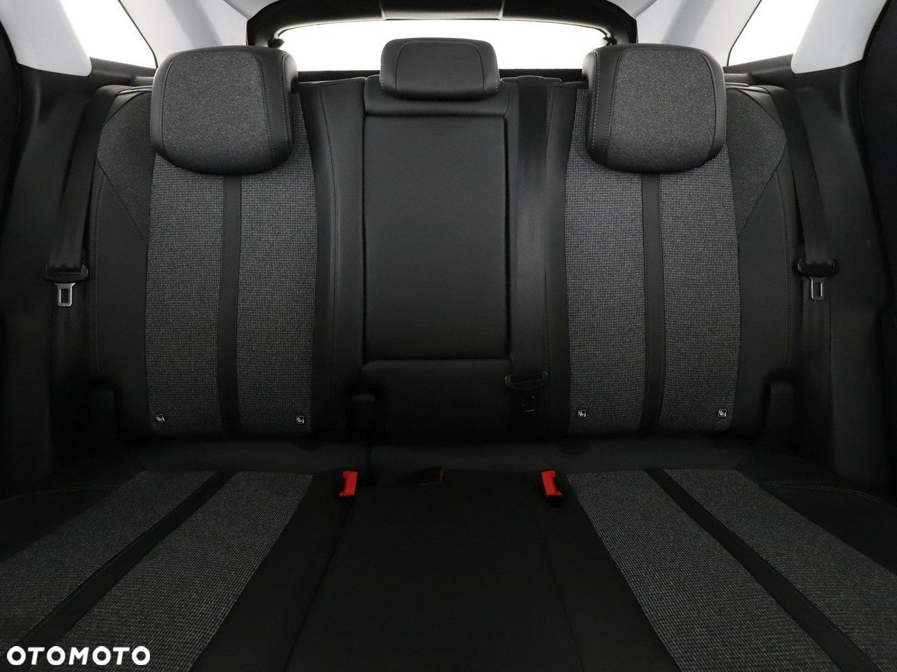 Peugeot 3008 1.2 PureTech Allure S&S EAT8 - 18