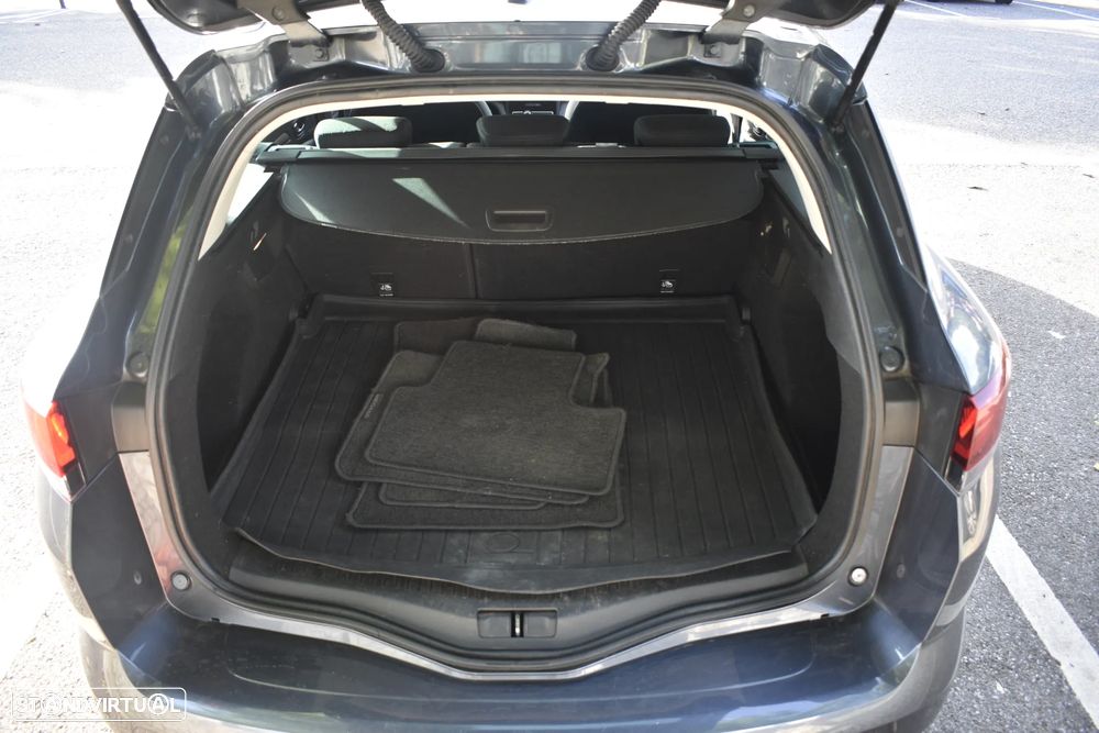 Renault Mégane Sport Tourer 1.3 TCe Limited - 32