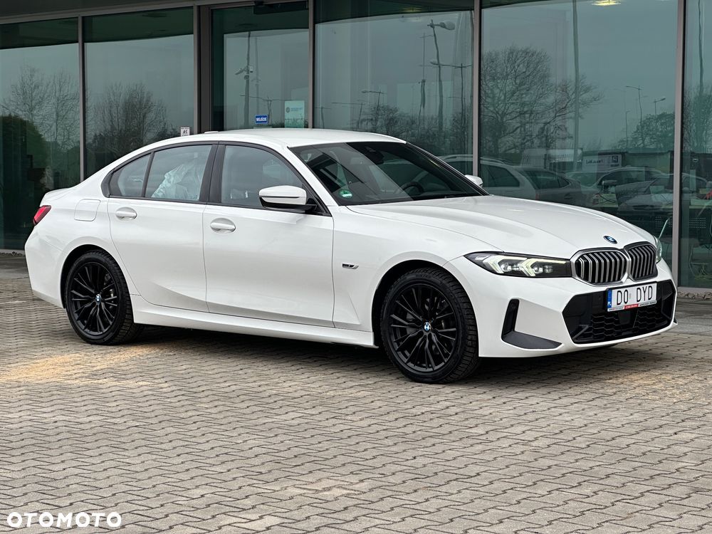 BMW Seria 3 320e M Sport - 10