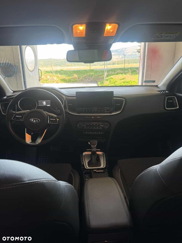 Kia XCeed 1.6 T-GDI L Business Line DCT - 16