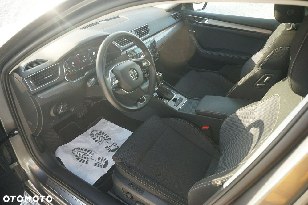 Skoda Superb 2.0 TDI SCR Style DSG - 21