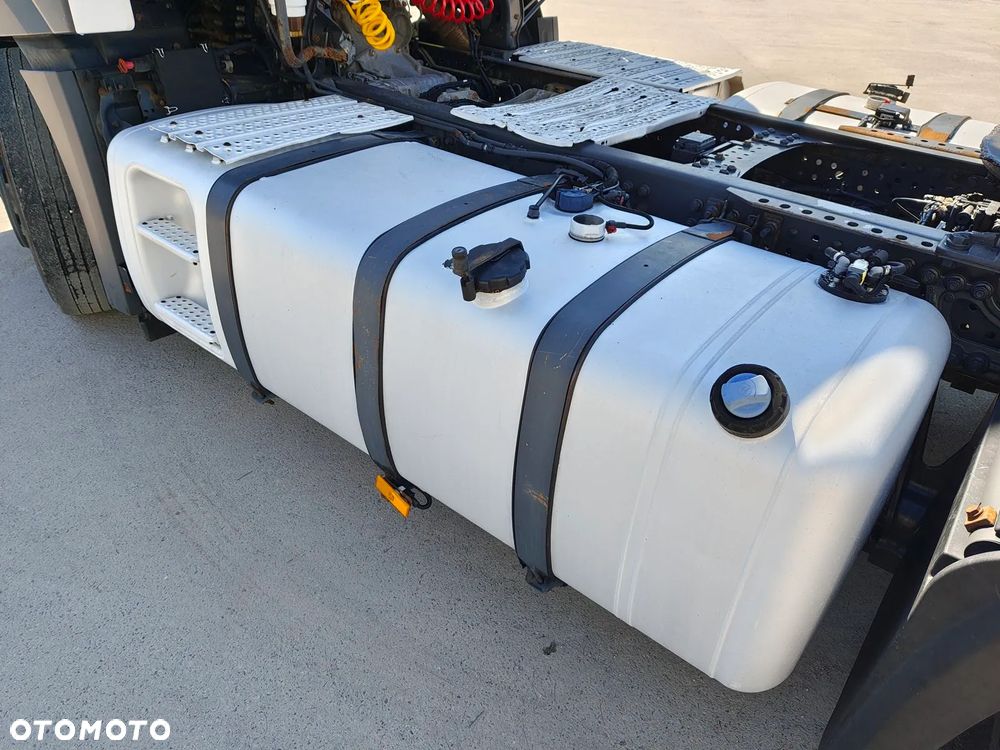 Mercedes-Benz ACTROS 1845 315/70R22,5 - 15