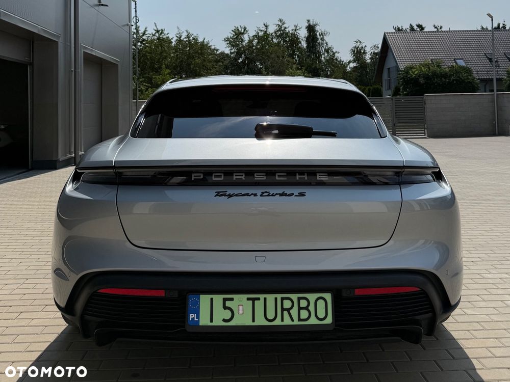 Porsche Taycan Turbo S - 9